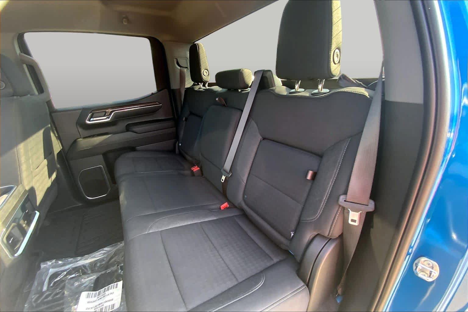 Used 2024 Dynamic Blue Metallic GMC Elevation image 19