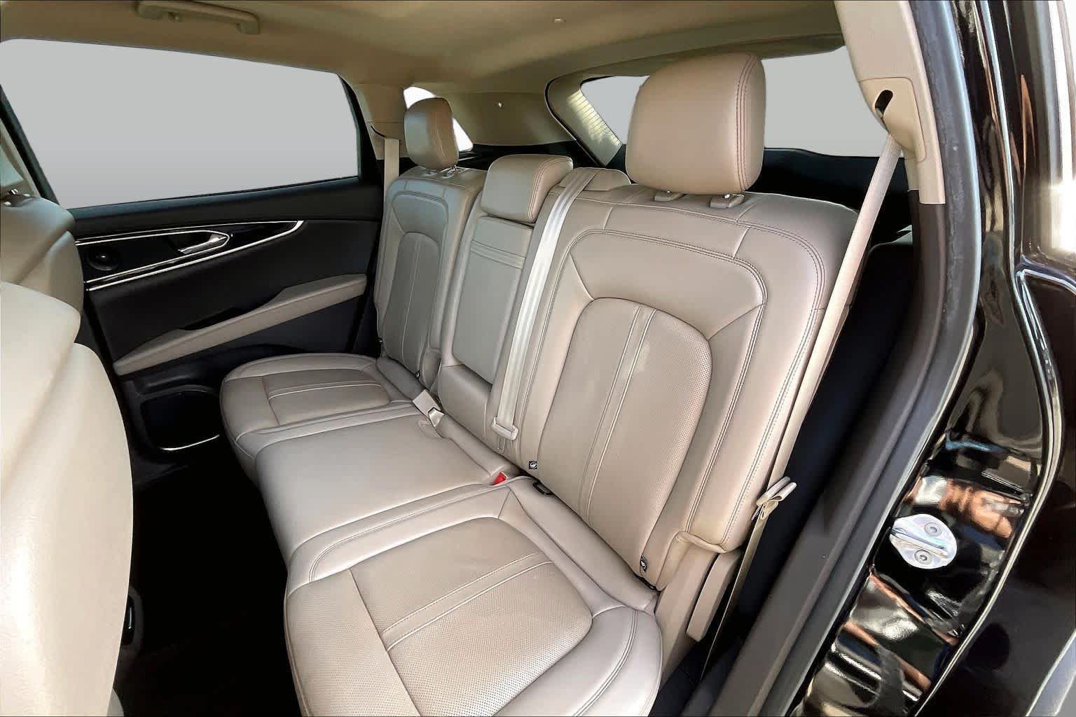 Used 2021 Infinite Black Lincoln Reserve image 21