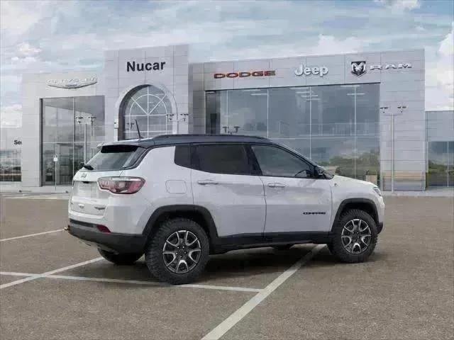 New 2026 Bright White Clear-Coat Exterior Paint Jeep Trailhawk image 71