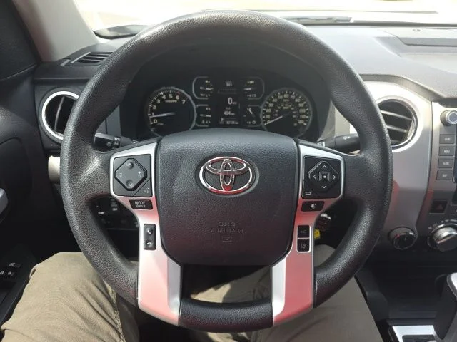 Used 2020 White Toyota SR5 image 14