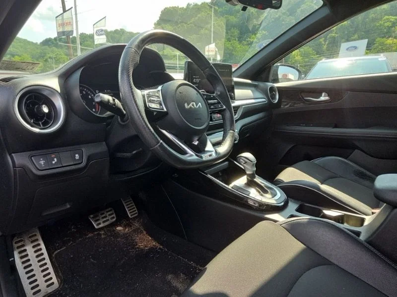 Used 2024 Gray Kia GT-Line image 9