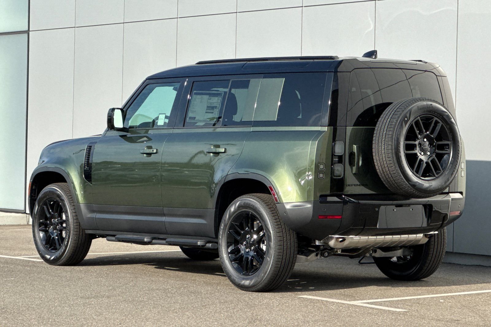 New 2026 Woolstone Green Land Rover S image 3