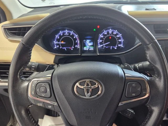 Used 2015  Toyota XLE image 26