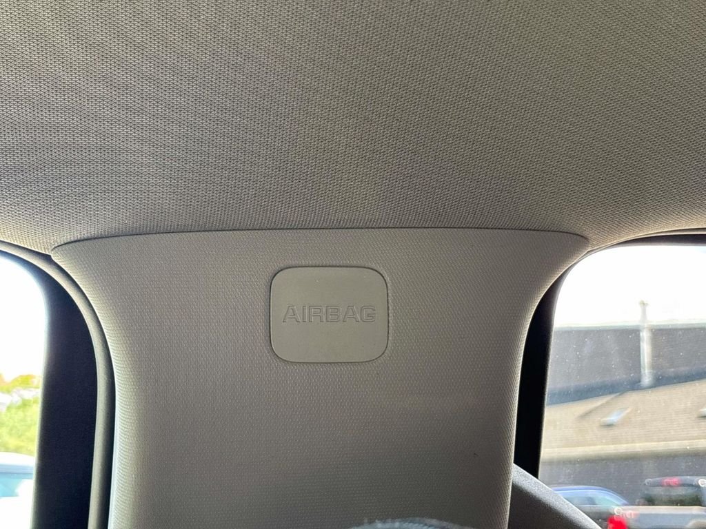 Used 2022 Silver GMC Elevation image 30
