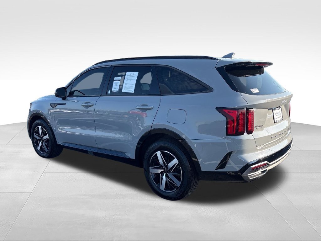 Used 2022 Gray Kia EX image 3