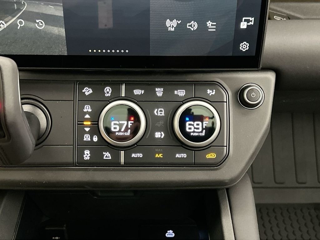 New 2026 Deep Sandglow Yellow Land Rover Trophy Edition Deep Sandglow image 13