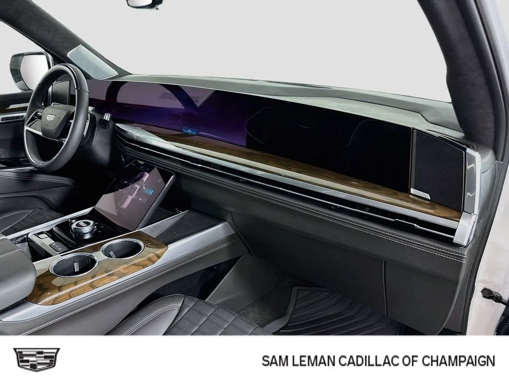 Used 2025 White Cadillac Sport Platinum image 33