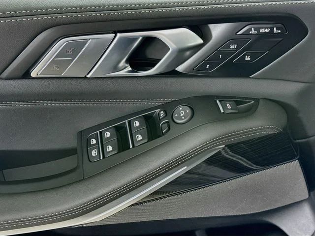 New 2027 Gray BMW xDrive40i image 18