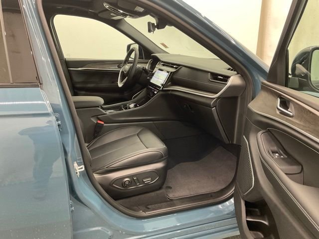 New 2026 Steel Blue Exterior Paint Jeep Limited Reserve image 31
