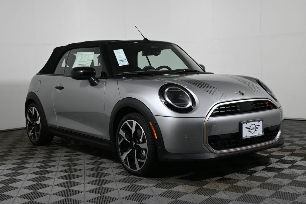 New 2026 Silver MINI Signature Plus image 9