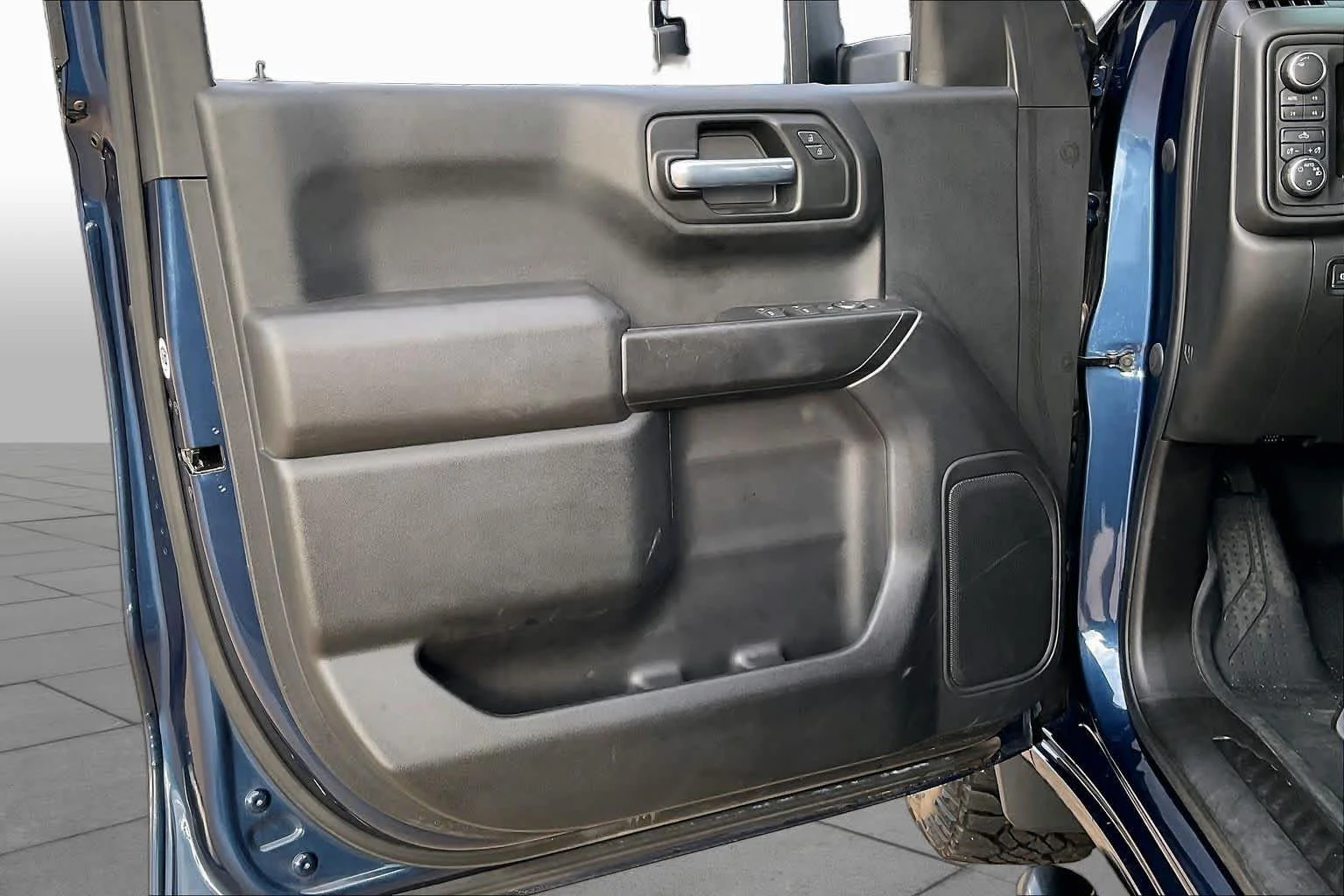 Used 2021 Northsky Blue Metallic Chevrolet Custom Trail Boss image 19
