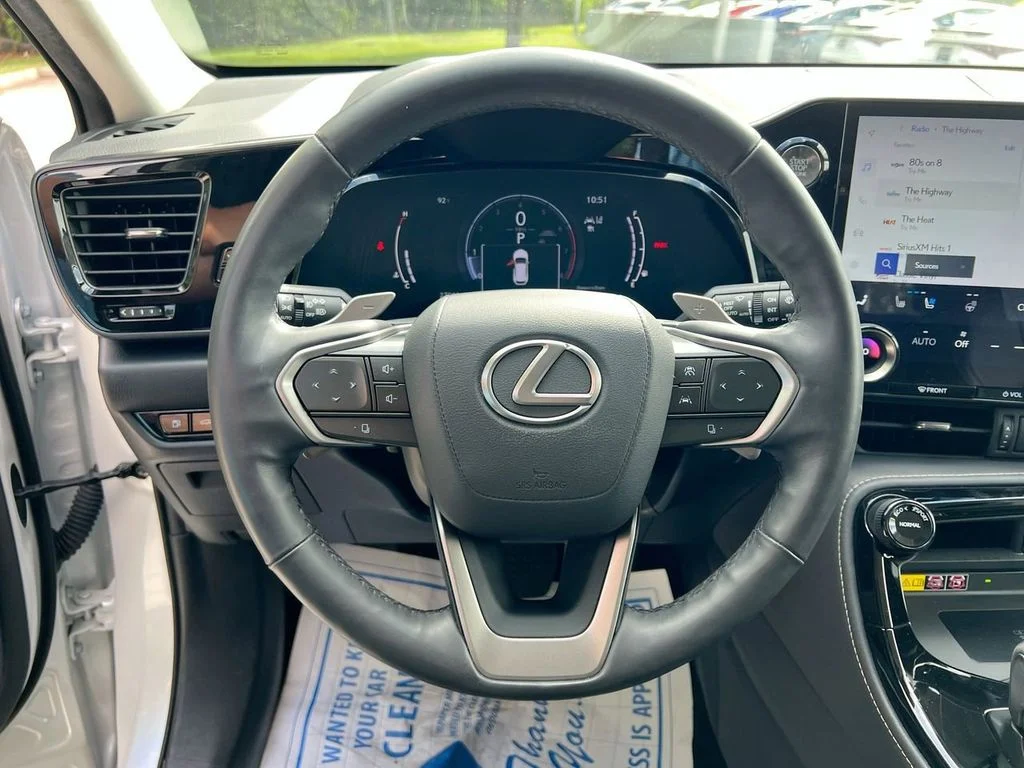 Used 2022 White Pearl Lexus 350 Luxury image 13