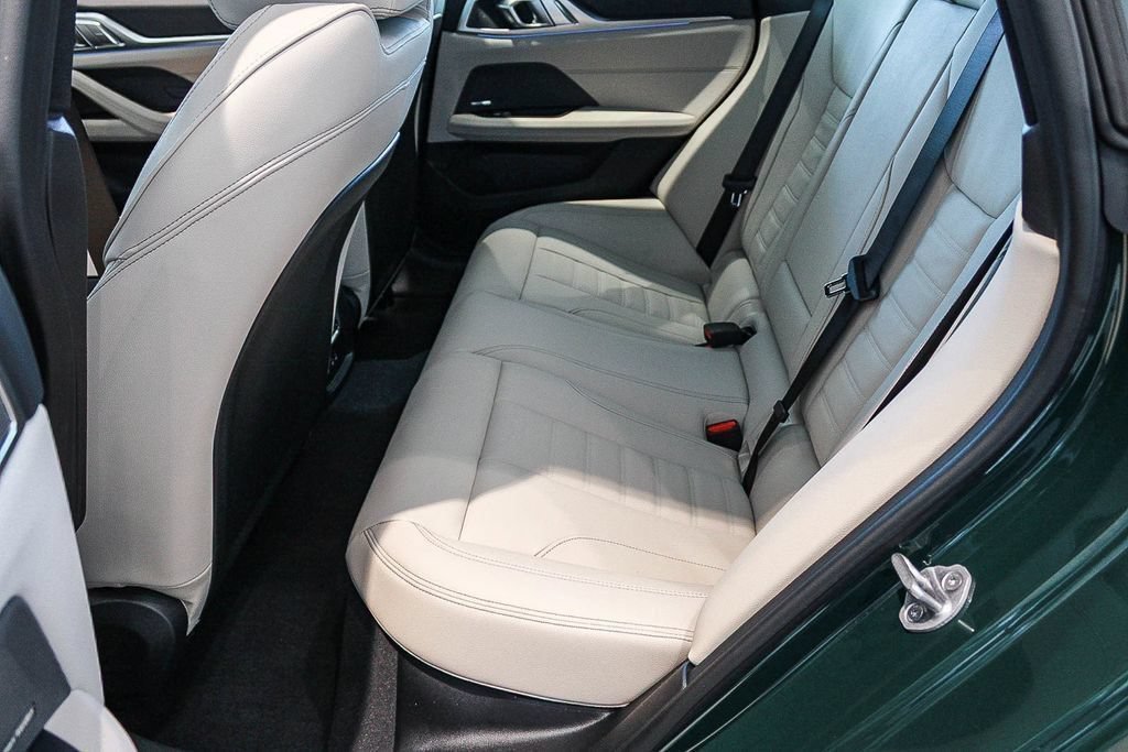 New 2026 Cape York Green Metallic BMW eDrive40 image 18