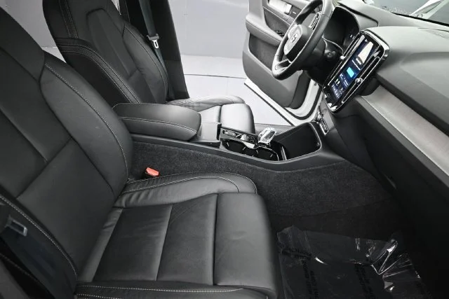 Used 2023 Crystal White Metallic Volvo Ultimate image 19