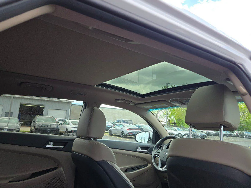 Used 2019 White Hyundai Ultimate image 10