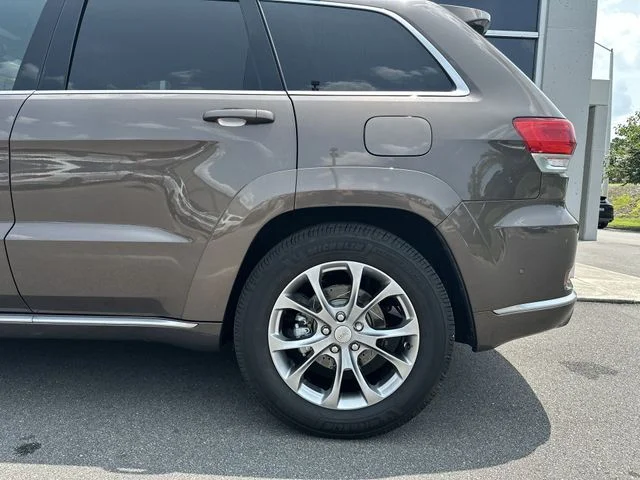 Used 2021 Brown Jeep Summit image 10
