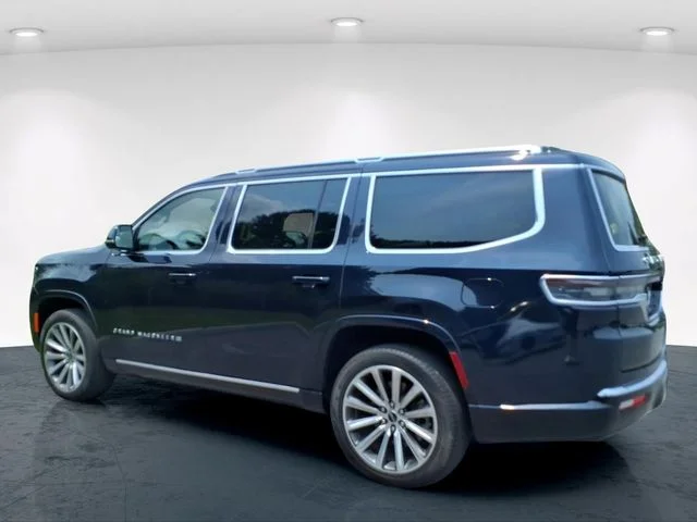 Used 2025 Black Jeep Base image 18