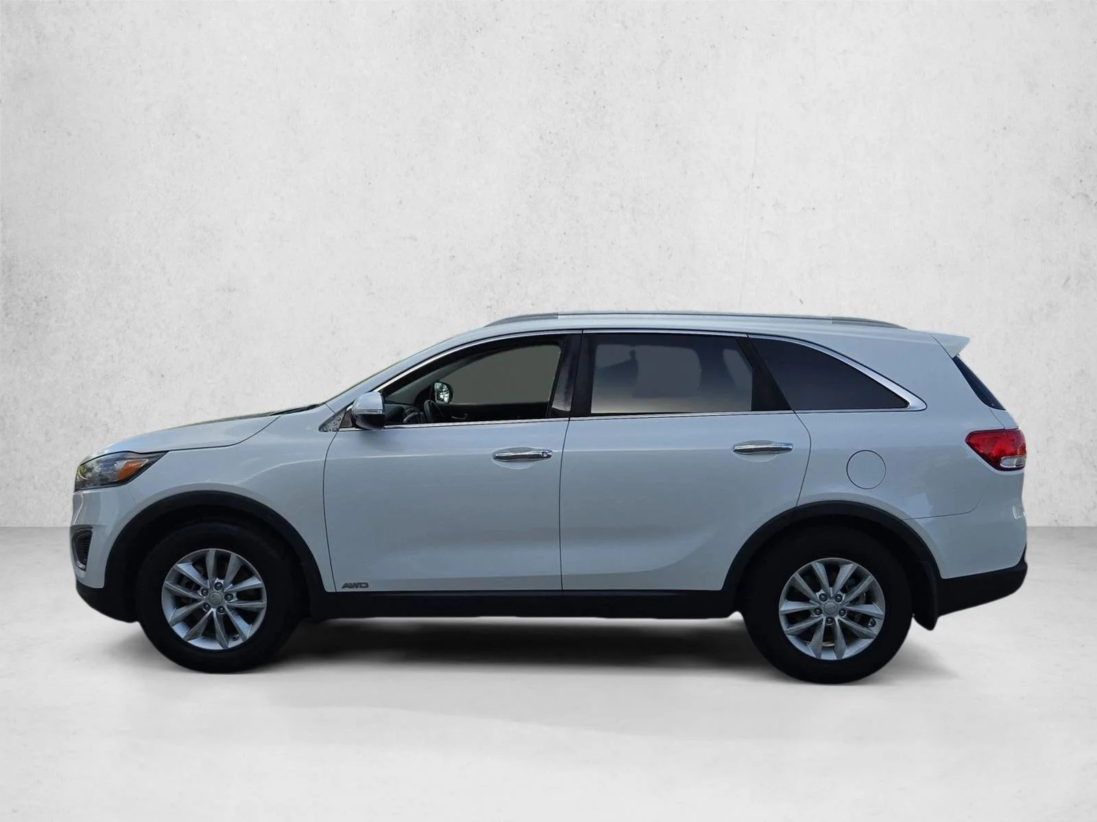 Used 2017 Snow White Pearl Kia LX image 9