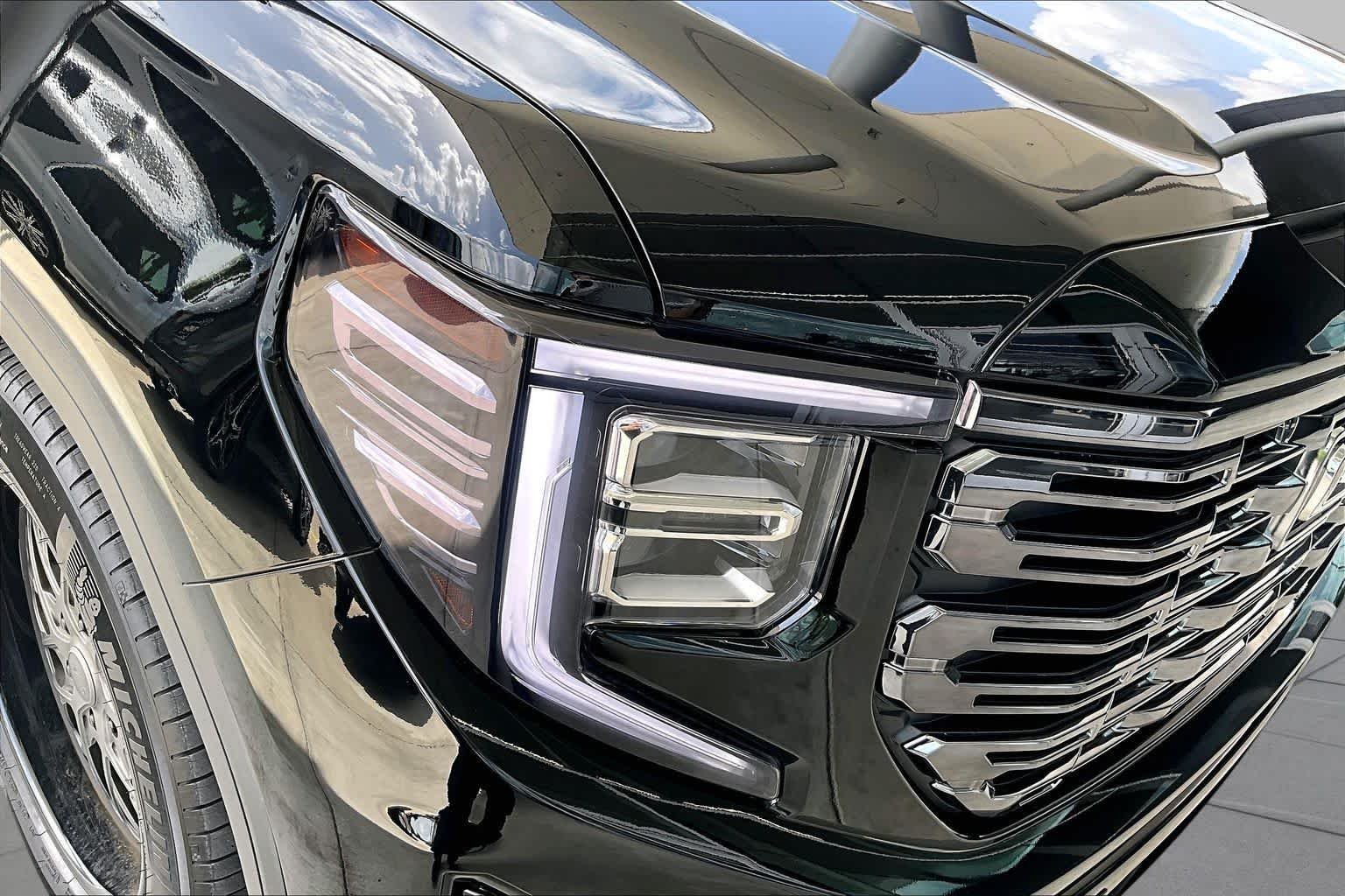 Used 2025 Onyx Black GMC Denali Ultimate image 46