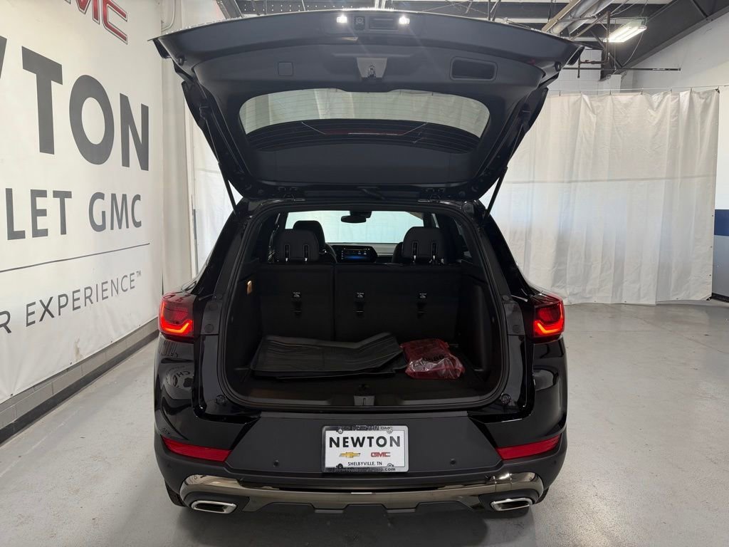 New 2026 Mosaic Black Metallic Chevrolet ACTIV image 33
