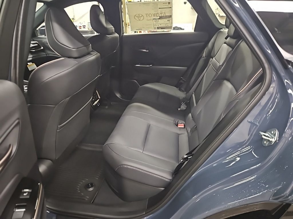 2025 Toyota Crown Signia XLE - Photo 27