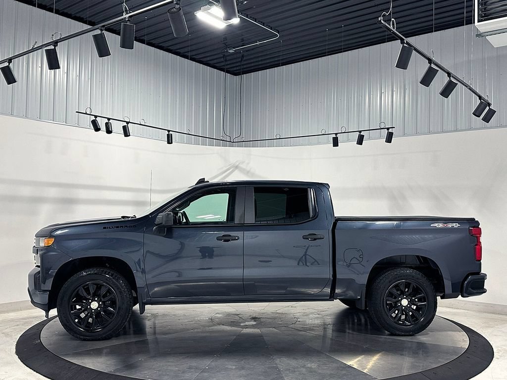 Used 2020 SHADOW GRAY METALLIC Chevrolet Custom image 14