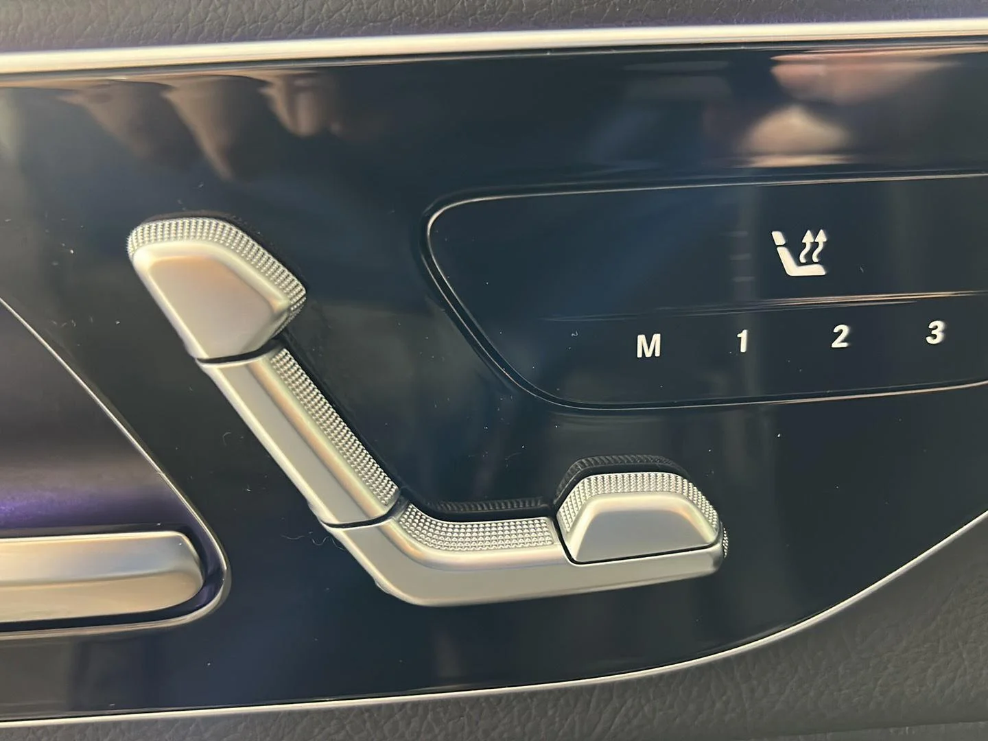 Used 2023 Cirrus Silver Metallic Mercedes-Benz GLC 300 image 16