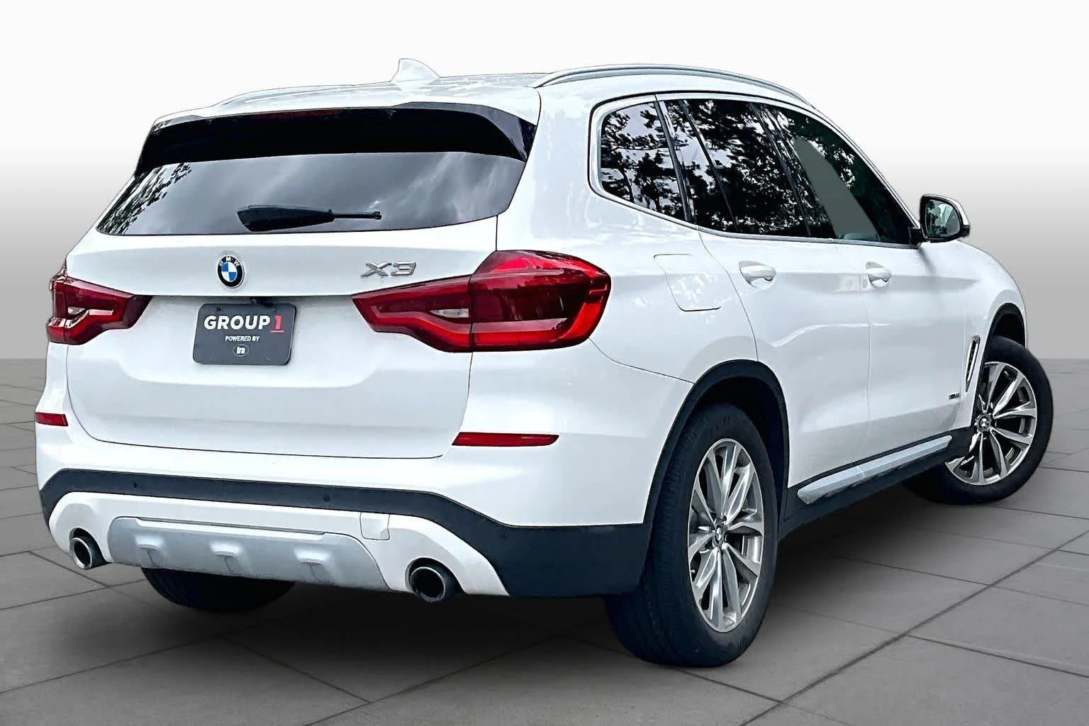 Used 2018 WHITE BMW xDrive30i image 12