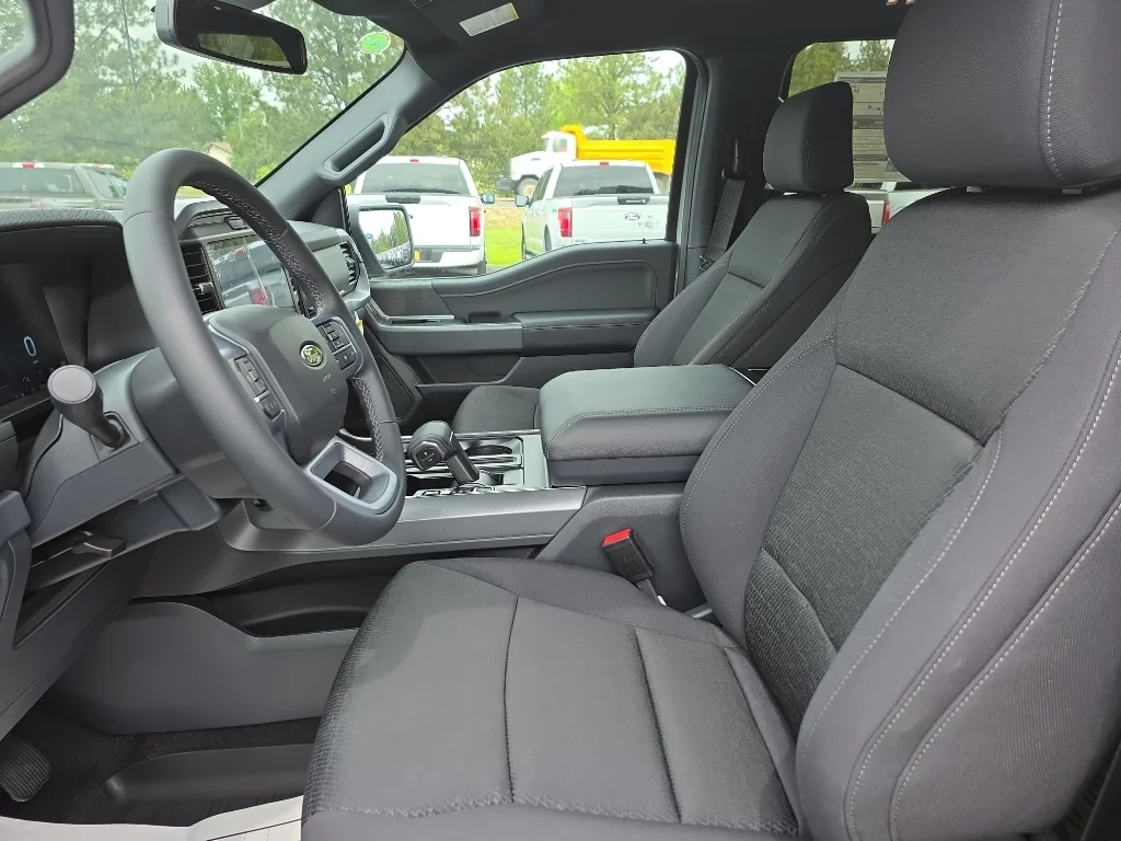 New 2026 Avalanche Ford XLT image 13