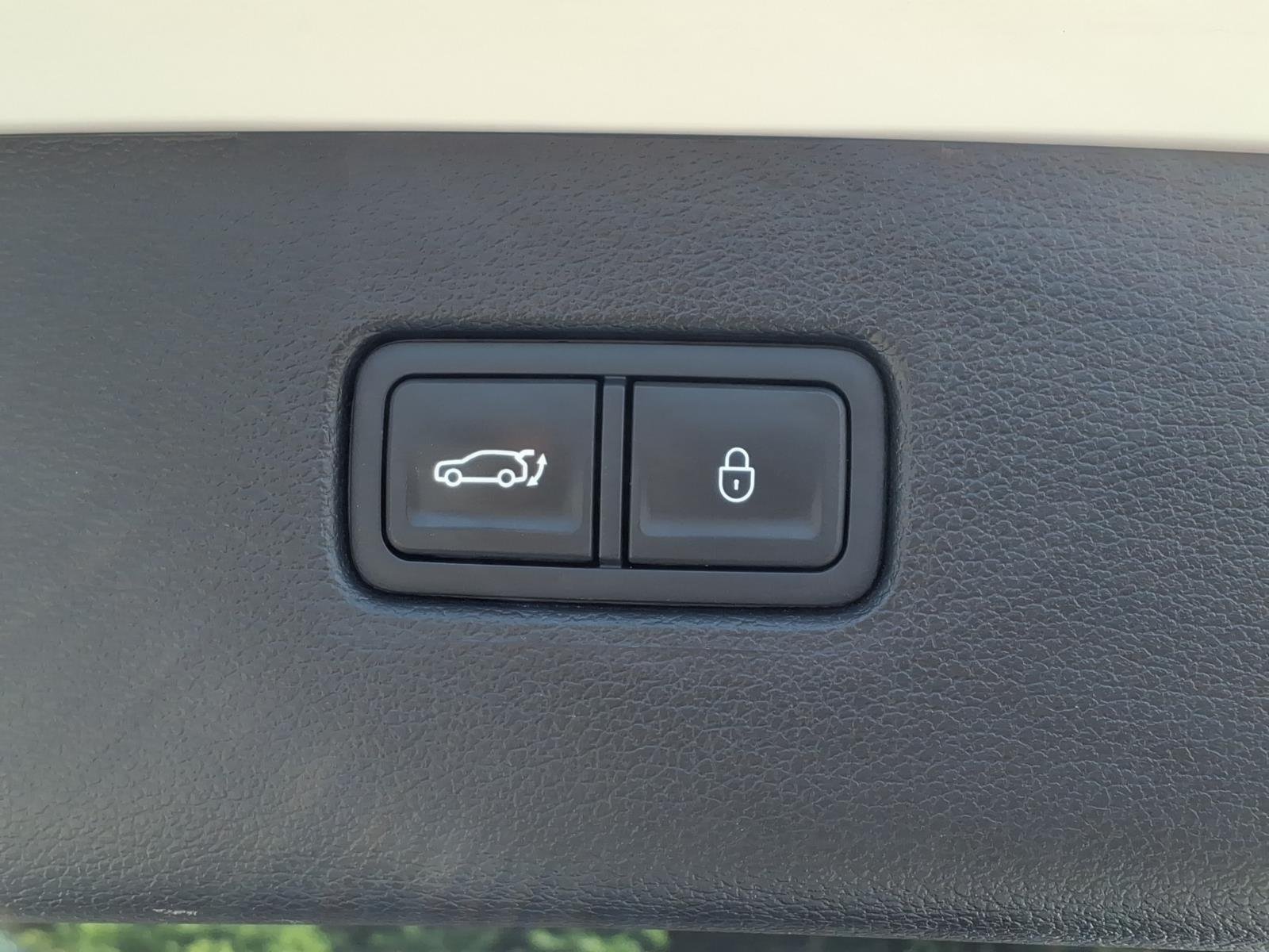 Used 2024 White Genesis 2.5T image 21