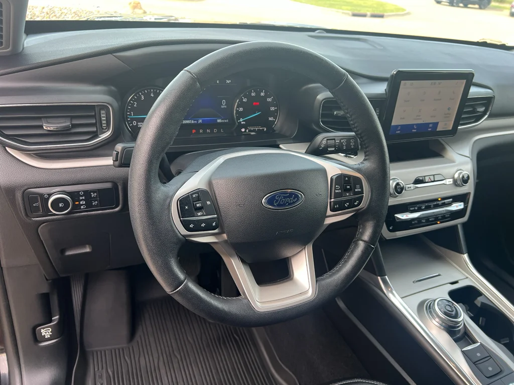 Used 2024 Agate Black Metallic Ford XLT image 13