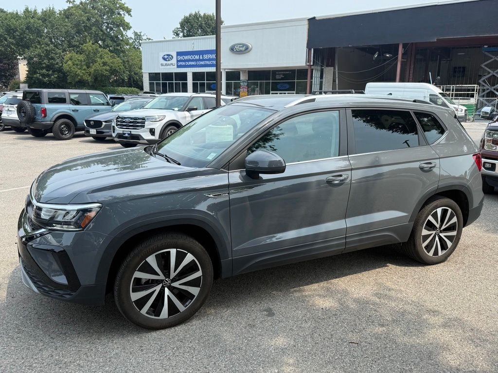 Used 2022 Pure Gray Volkswagen 1.5T SE image 4