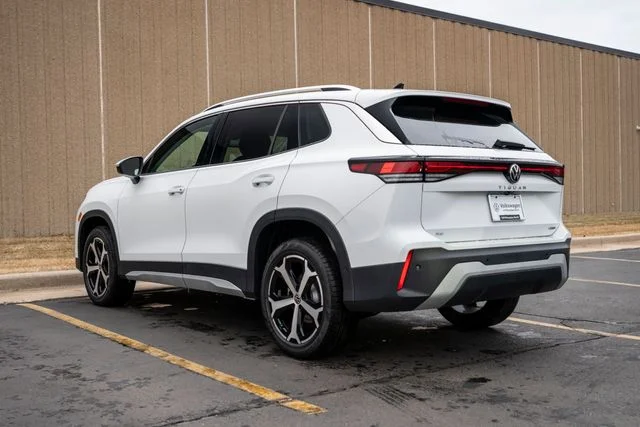 New 2026 White/off-white Volkswagen 2.0T SE image 6