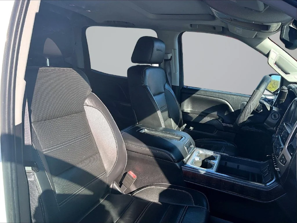 Used 2015 White GMC Denali image 7
