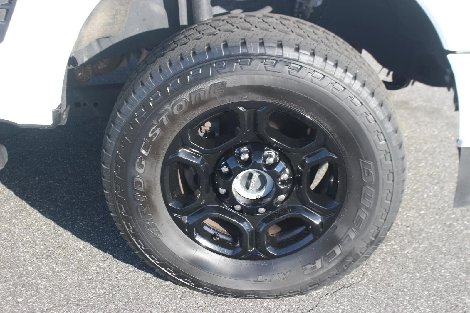 Used 2023 Oxford White Ford XL image 38
