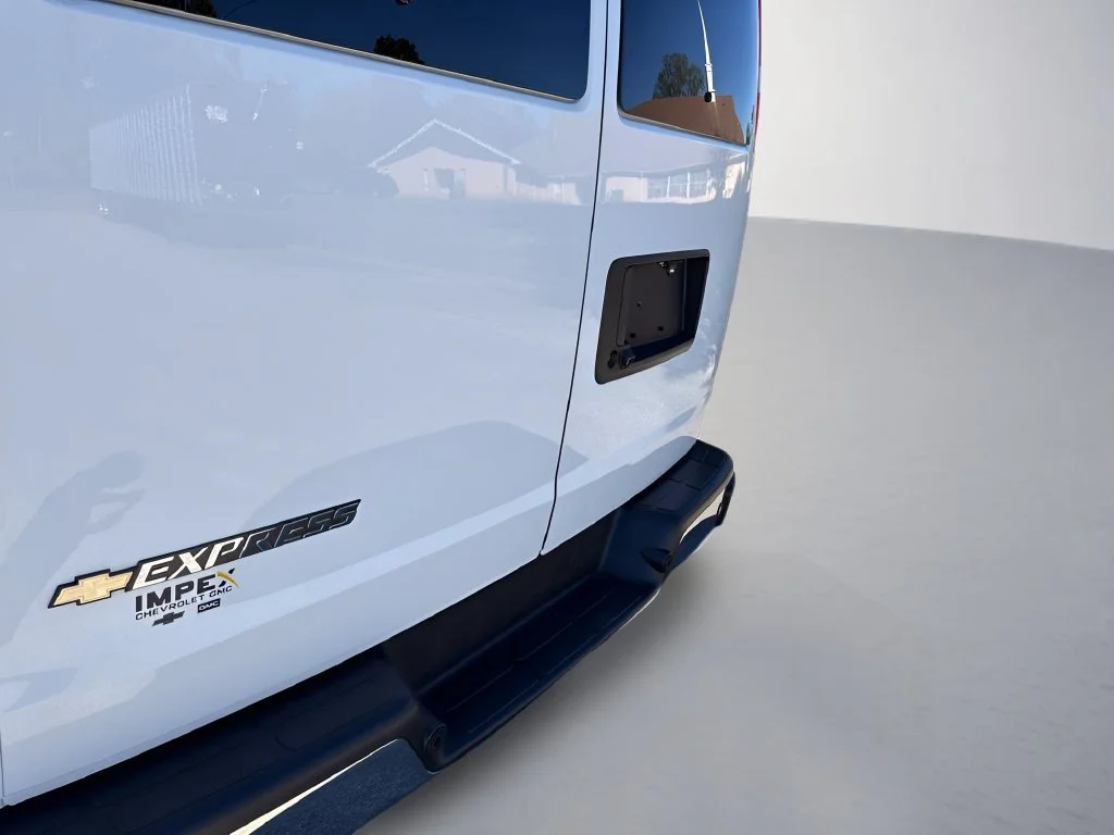 Used 2025 Summit White Chevrolet 1LT image 35