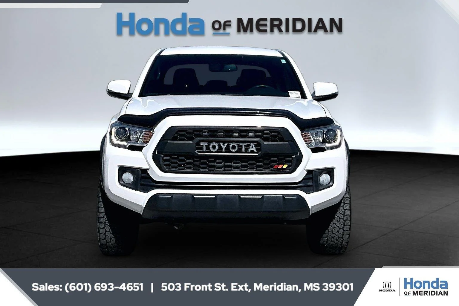 Used 2017 Super White Toyota TRD Off-Road image 3