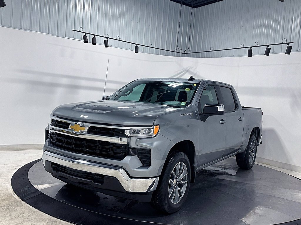 Used 2025 Gray Chevrolet LT image 8