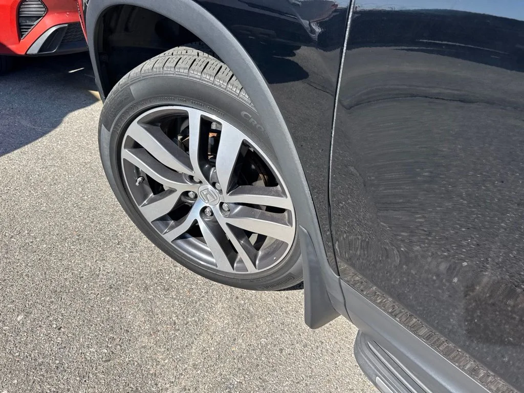 Used 2017 Black Honda Elite image 4