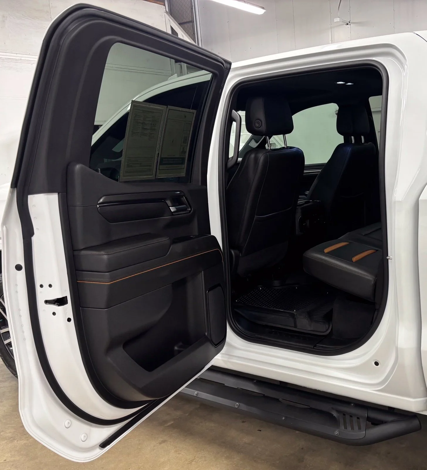 Used 2024 White GMC AT4 image 23