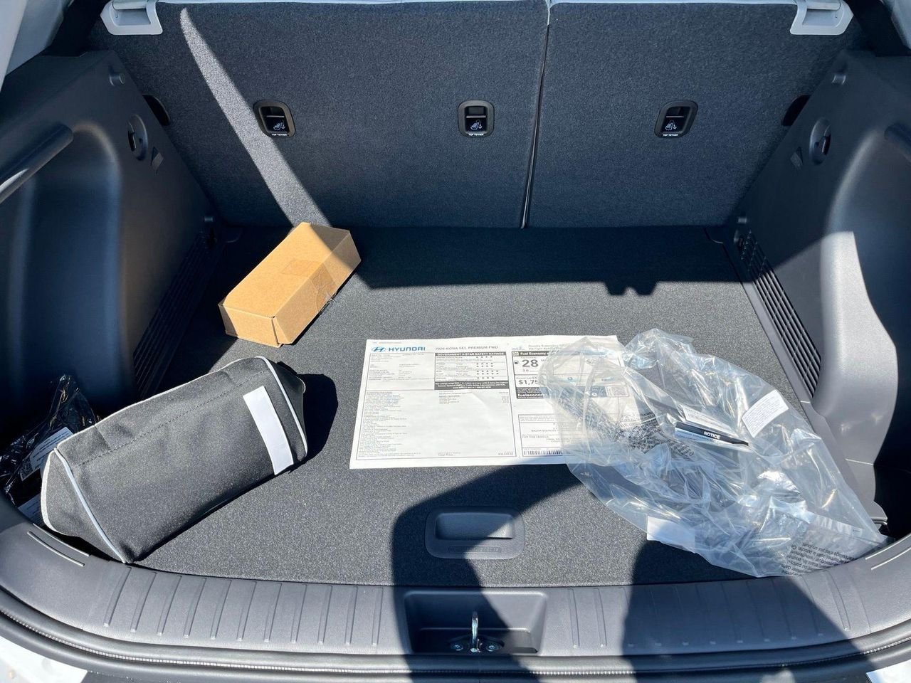 New 2026 White Hyundai SEL Premium FWD image 24