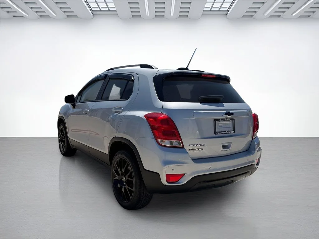 Used 2022 Silver Chevrolet LT image 5