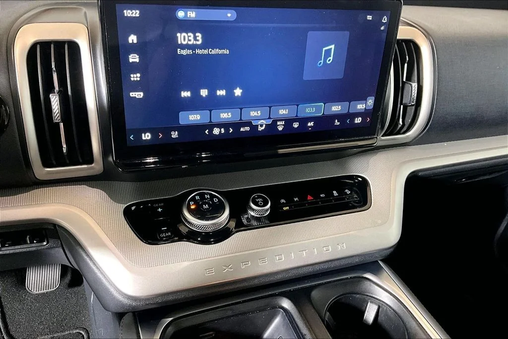 Used 2025 Oxford White Ford Active image 26