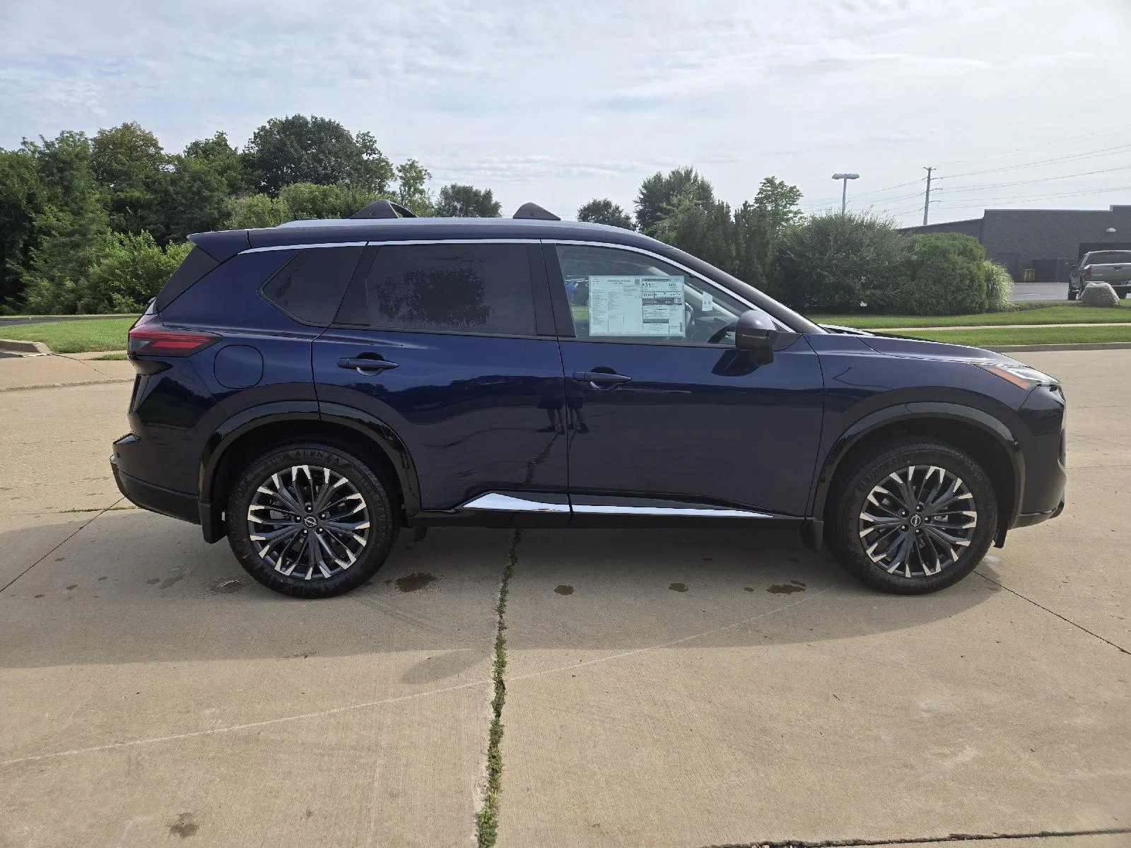 New 2026 Deep Ocean Blue Pearl Nissan Platinum image 2
