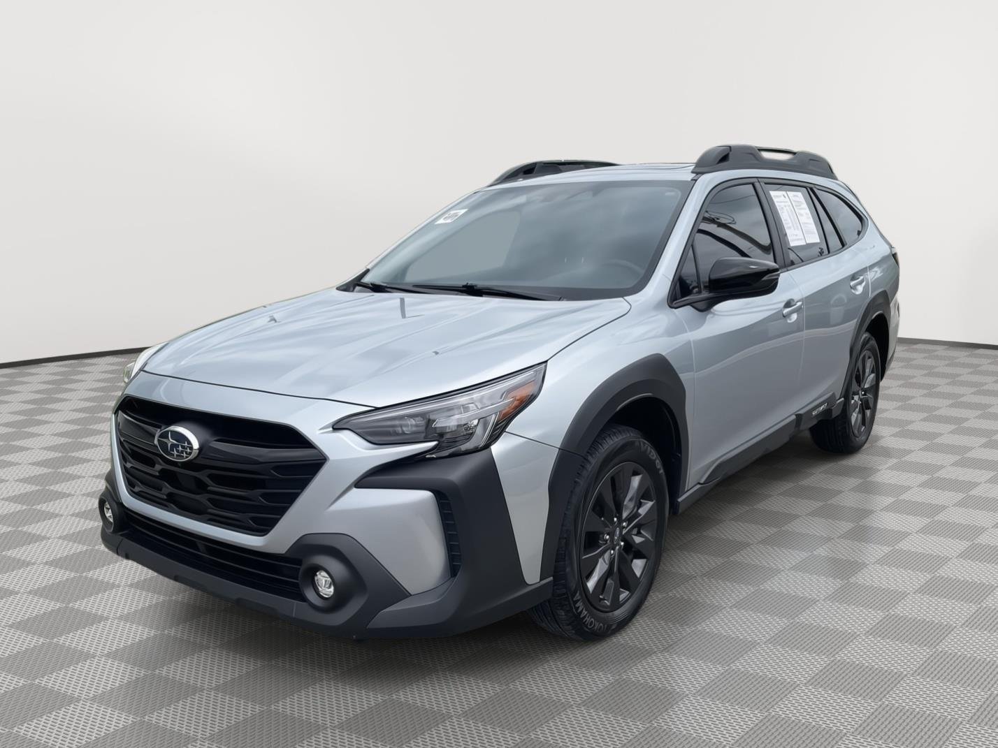 Used 2025 Ice Silver Metallic Subaru Onyx Edition XT image 4
