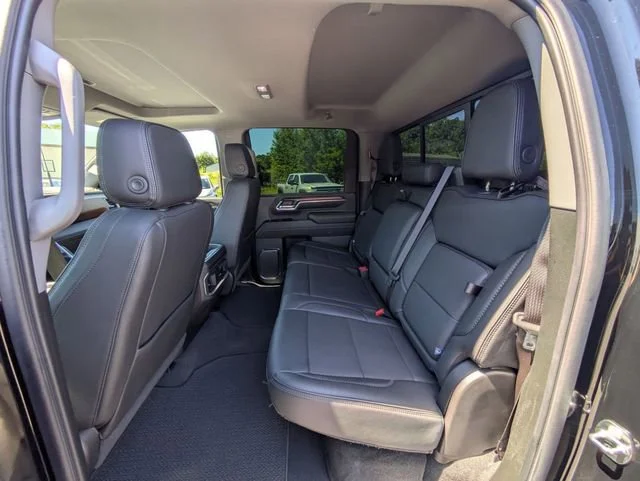 Used 2024 Onyx Black GMC Denali image 30