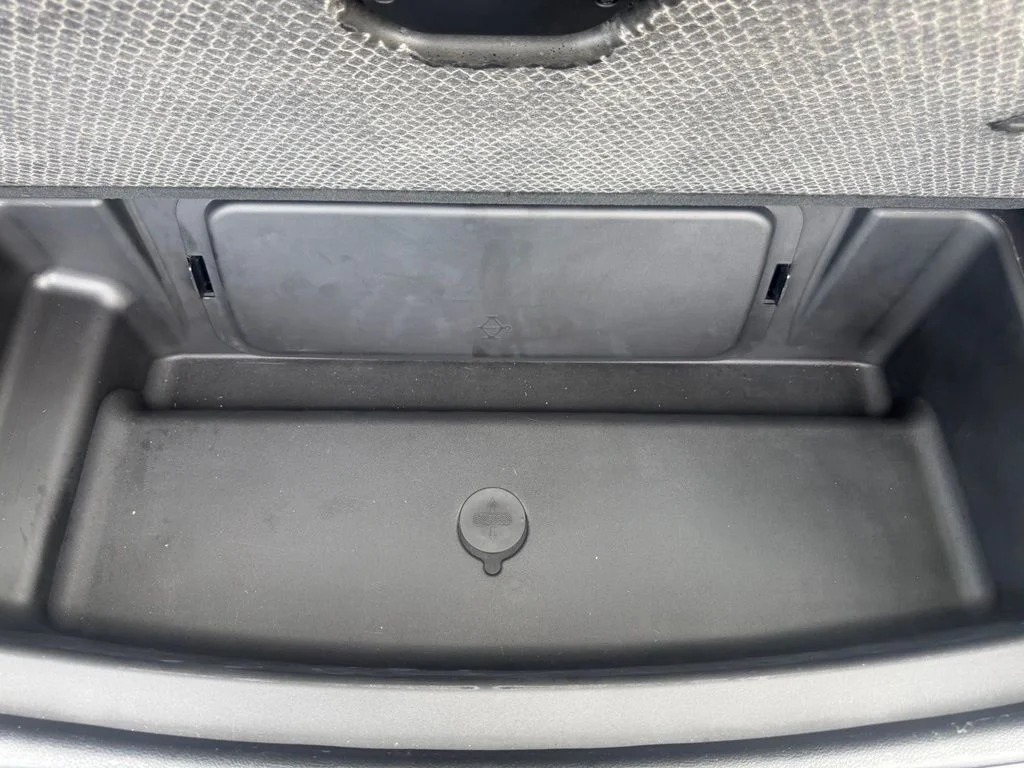 Used 2023 White/off-white Jeep Limited image 46