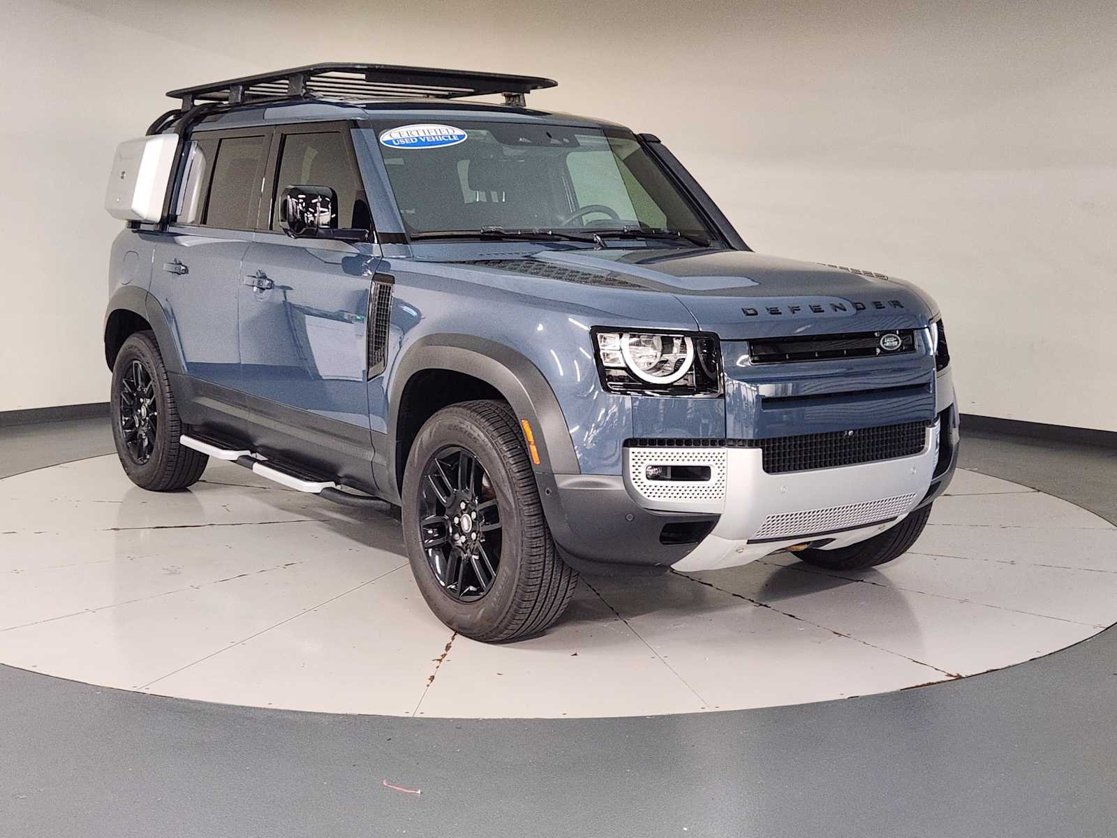 Used 2023 Tasman Blue Metallic Land Rover S image 7