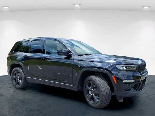 Used 2025 Black Jeep Limited image 4