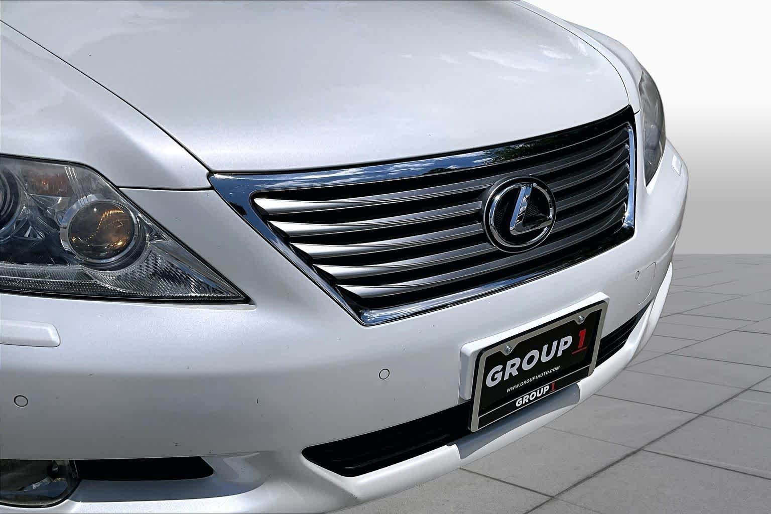 Used 2012 Starfire Pearl Lexus  image 27